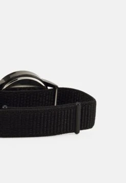 Pier One Digitaluhr - Black -Pier One 24dea72bb95a4cfc95daabd334d11f5a