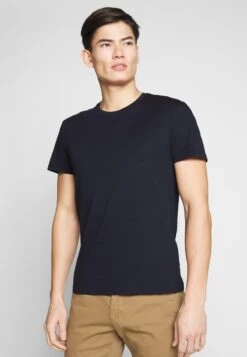 Pier One 2 PACK - T-Shirt Basic - White/dark Blue 10 Pier One 2 PACK - T-Shirt Basic - White/dark Blue -Pier One 29e824f9825c4b58be6620e83ee4ac6b