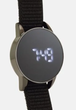 Pier One Digitaluhr - Black -Pier One 91a3416d7d044fd4b60c1ebc2246a5ec