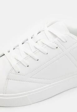 Pier One UNISEX - Sneaker Low - White -Pier One 9df20e8fbfac4dbbaad7e726f8a84e52