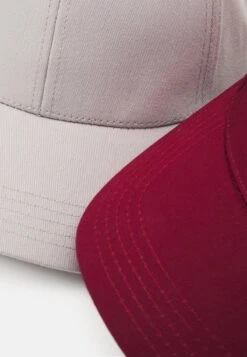 Pier One UNISEX 2 PACK - Cap - Light Grey/berry -Pier One db52e4bec20b4e21a2d423baba99be86
