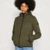 Pier One Regenjacke / Wasserabweisende Jacke - Olive 1 Pier One Regenjacke / Wasserabweisende Jacke - Olive -Pier One fe480f914e9c4189ab8273cc70688356